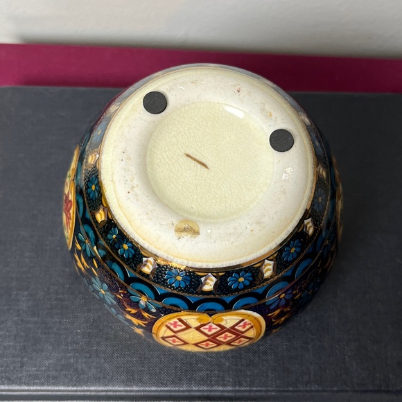 Vintage 1990's Ming Dynasty Inspired Butterflies & Birds Fish Bowl Flower Pot - Picture 6 of 6